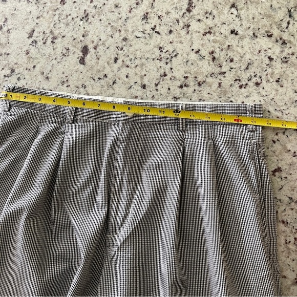Brooks Brothers Black & White Check Shorts Size 36 100% Cotton Pleated 8” Inseam - Picture 4 of 5